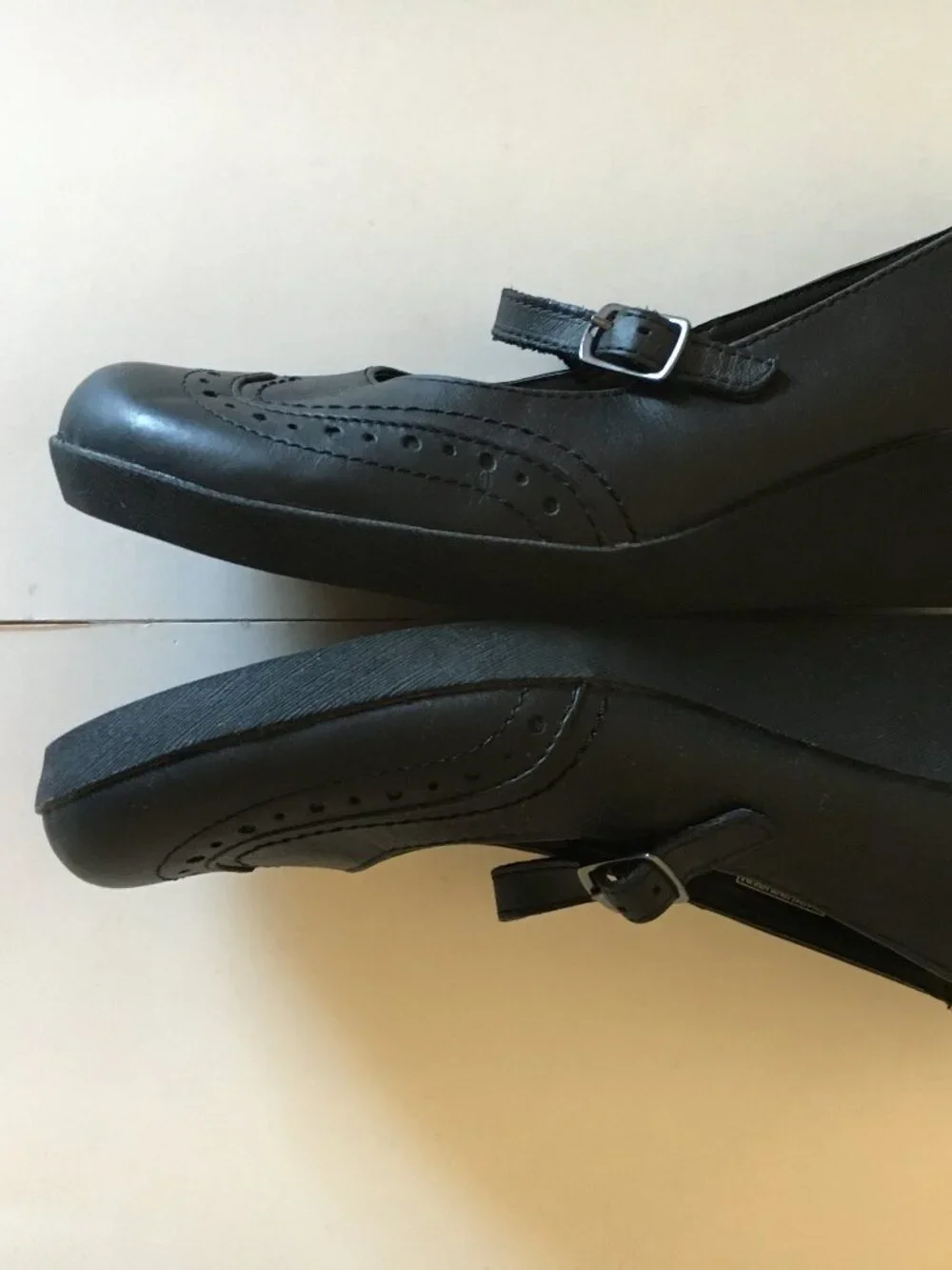 Skechers Black Mary Jane Shoes 7.5 Wedge Leather Buckle Twee Dark Academia